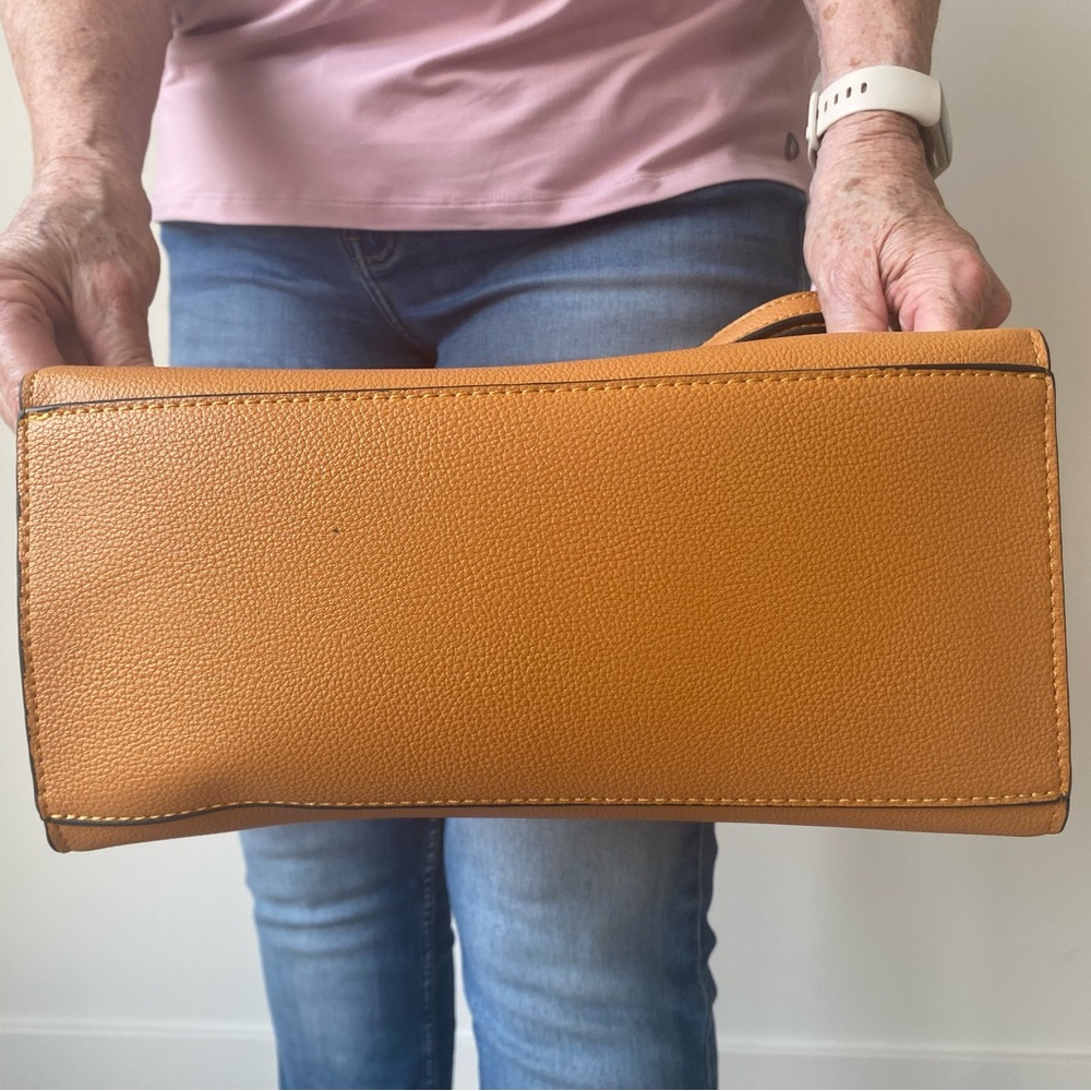 Vegan Leather Louenhide Bag with cross body option - Picture 9 of 14